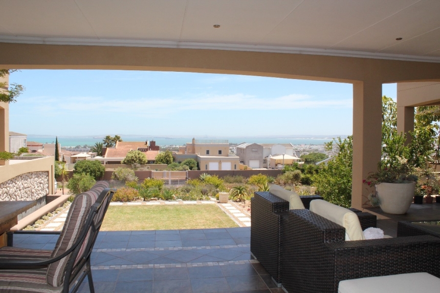 4 Bedroom Property for Sale in Myburgh Park Western Cape